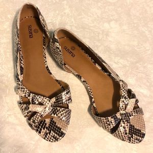 Susina 7.5 Brand-New Faux Snakeskin Open Toe Flats